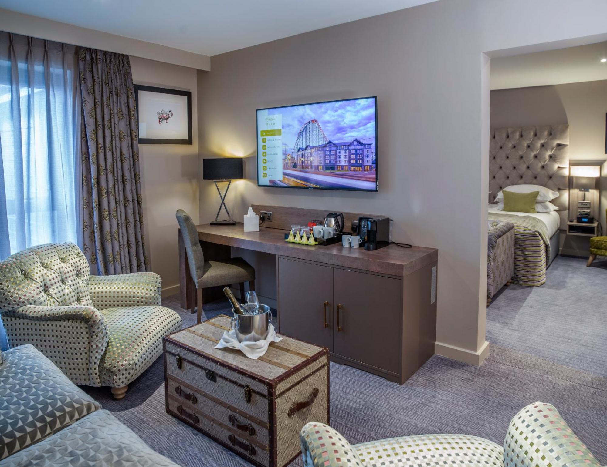 Boulevard Hotel Blackpool Luaran gambar A suite at the hotel
