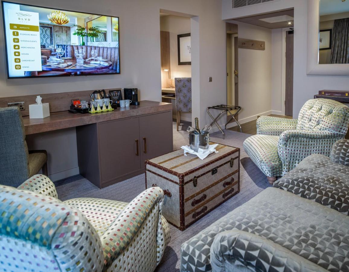 Boulevard Hotel Blackpool Luaran gambar A suite at the hotel